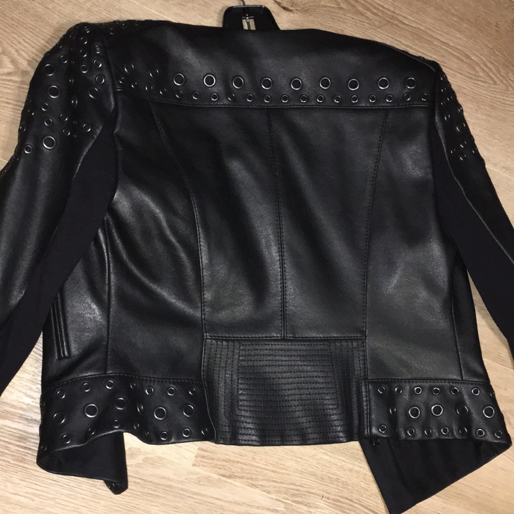 BCBGMAXAZRIA BLACK GROMMET DETAILED ALEC LEATHER ZIP UPBADAZZ JACKET EUC - Picture 10 of 12